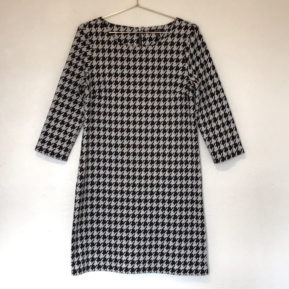 Apt 9 3/4 Sleeves Knee Length Dress